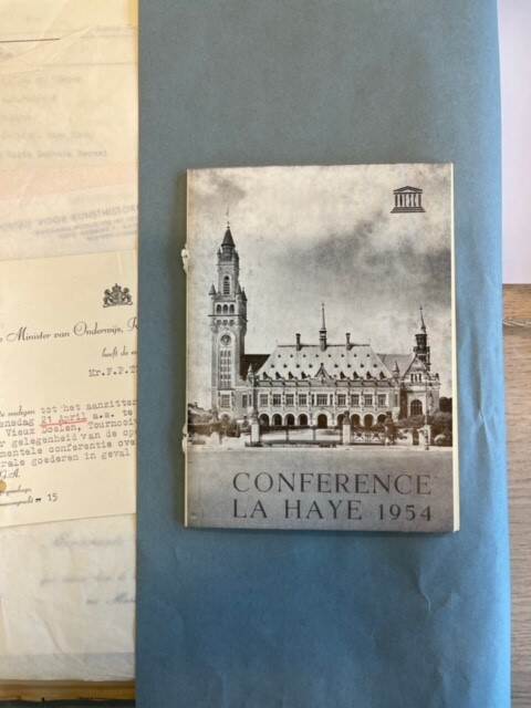 Het Haags Verdrag van UNESCO voor de bescherming van cultureel erfgoed bij gewapend conflict werd in 1954 getekend in Den Haag.